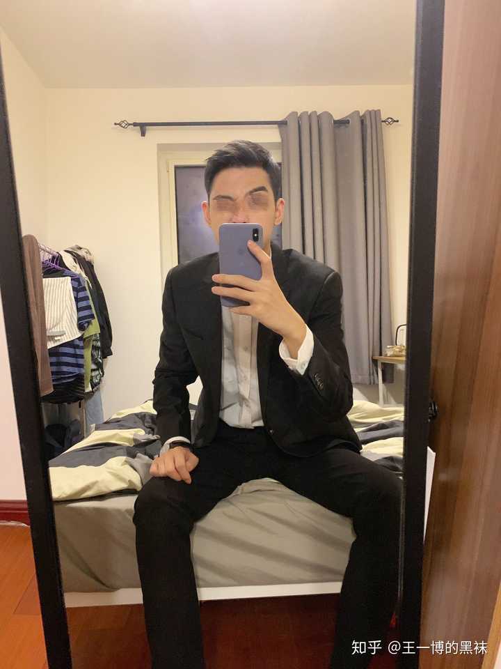 为什么很多基友喜欢正装皮鞋黑袜之类的?