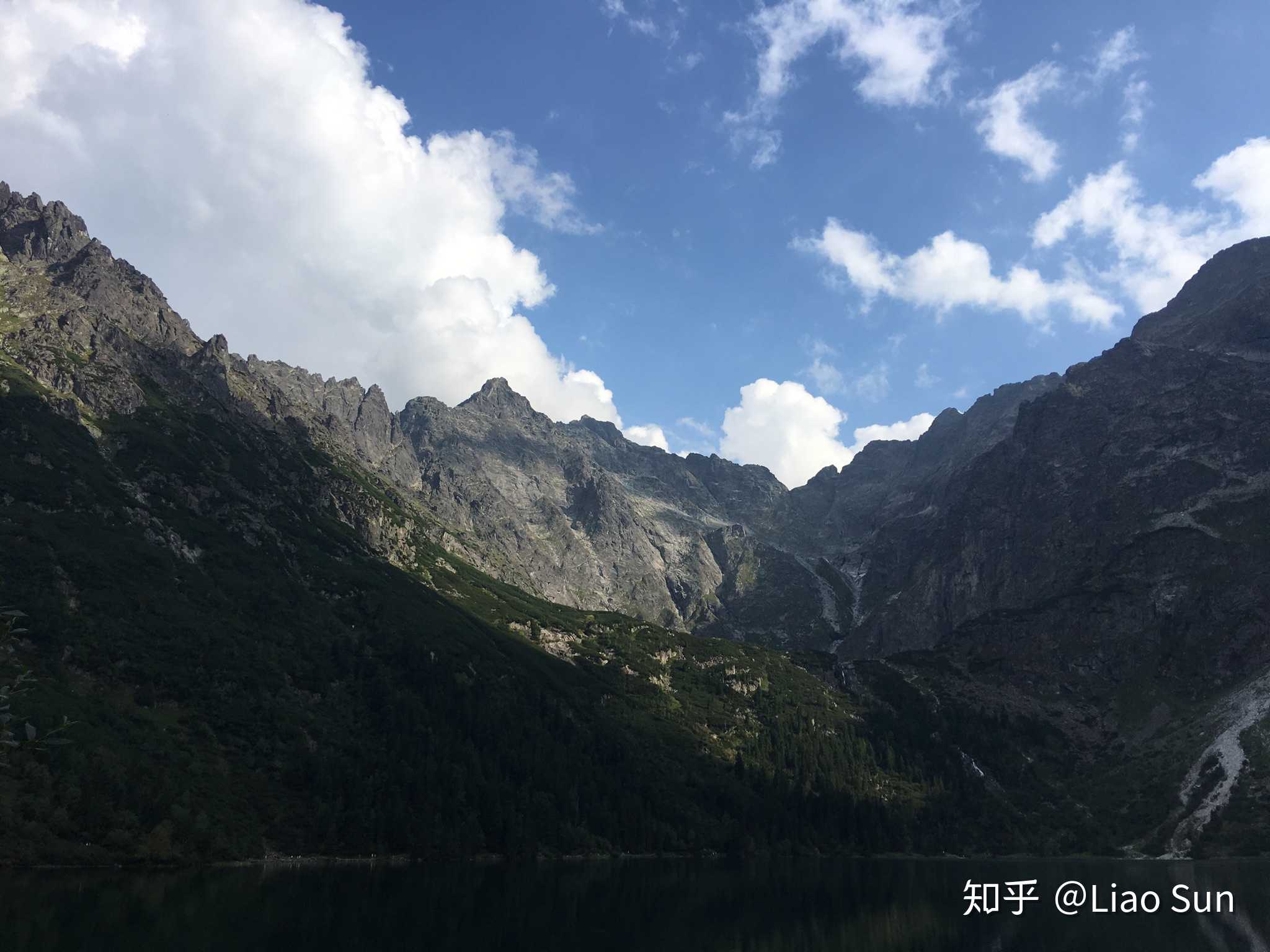 喀尔巴阡山的最高部分,位于波兰和斯洛伐克交界的塔特尔山脉.