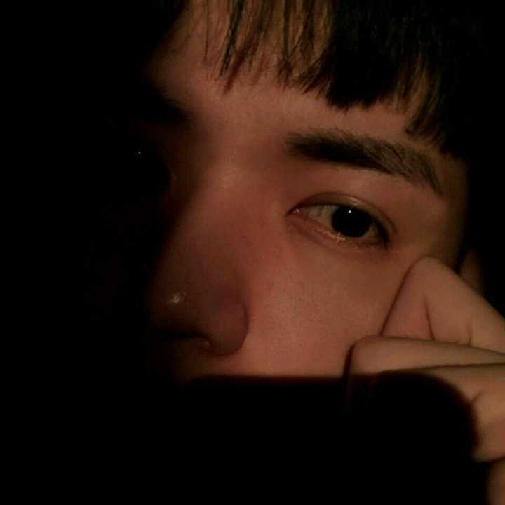 有没有丧系的图片适合做头像?