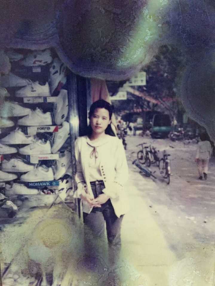 看到很多人发母亲年轻时候的老照片,我也忍不住发一波