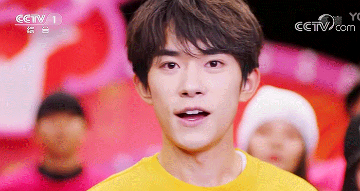 觉得易烊千玺很多生图要比杂志好看,这张真的楚楚可怜,女友粉疯狂心动