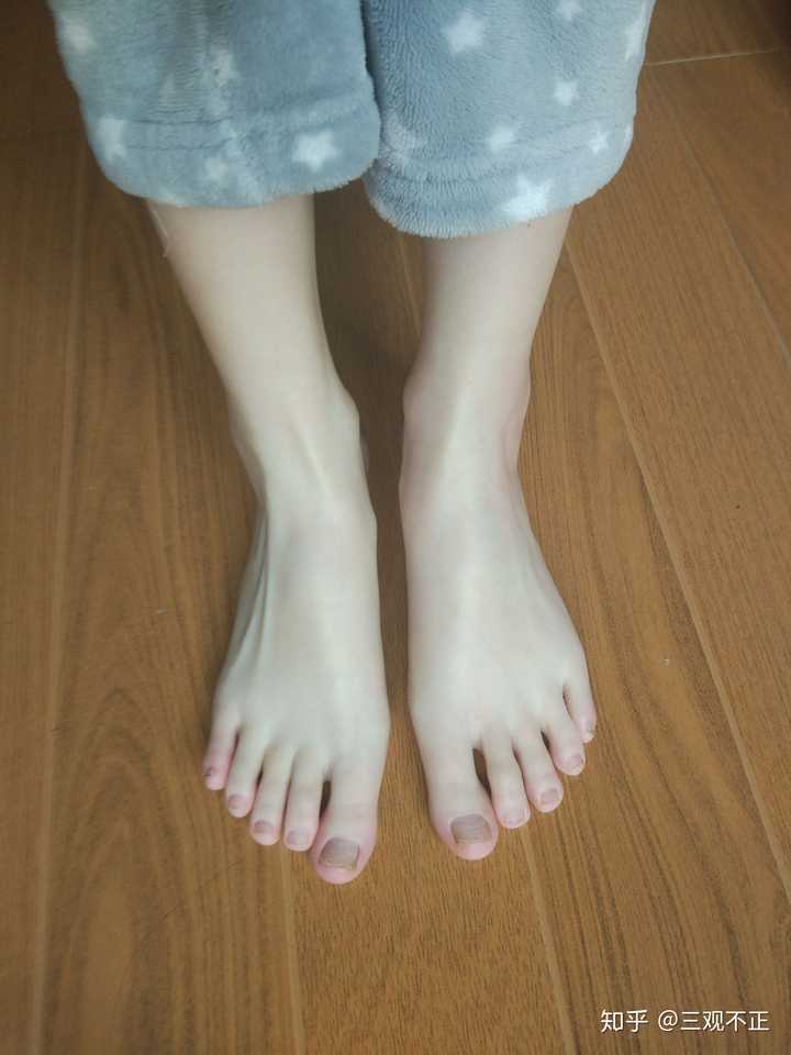 女孩子有一双很好看的脚是什么感觉?