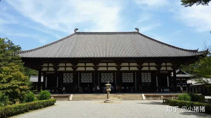 最接近中国唐代建筑风格的唐招提寺尚且如此,日本其他建筑更离唐代