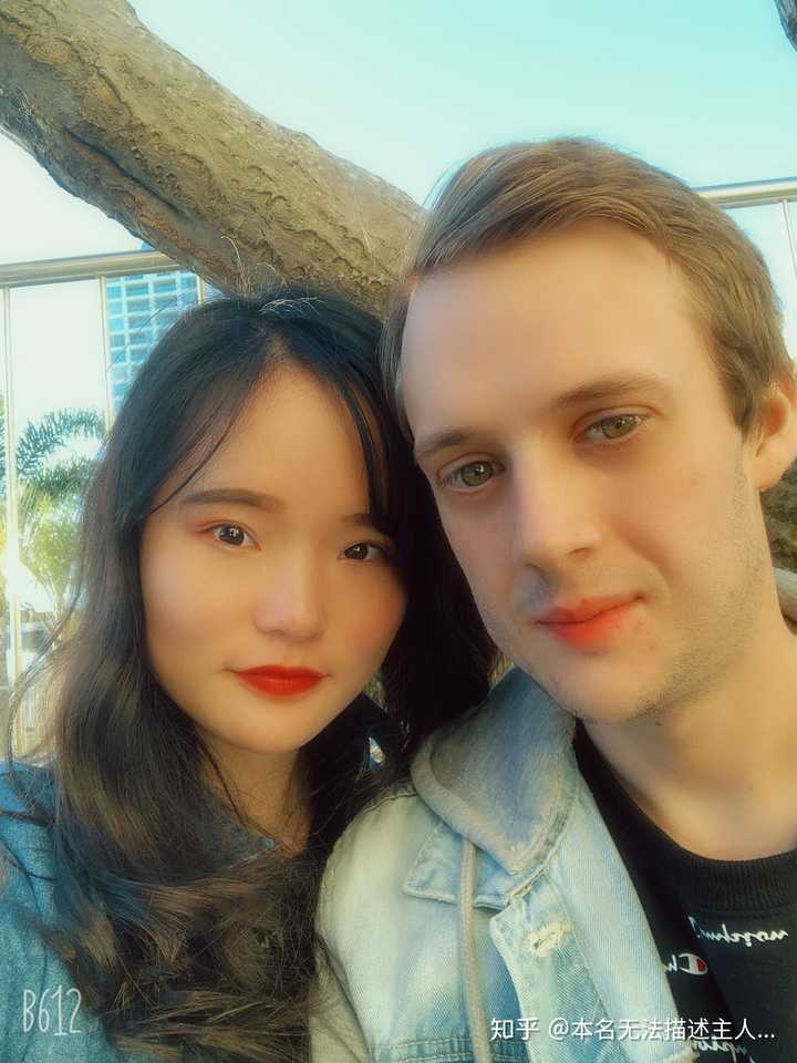 男朋友新西兰人啦   其实算混血   西班牙混英国的