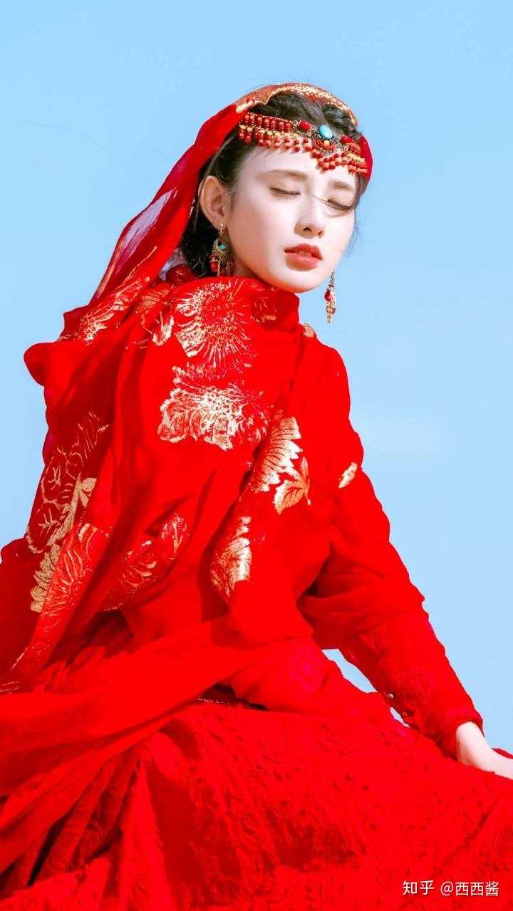 你有哪些好看的红裙子?