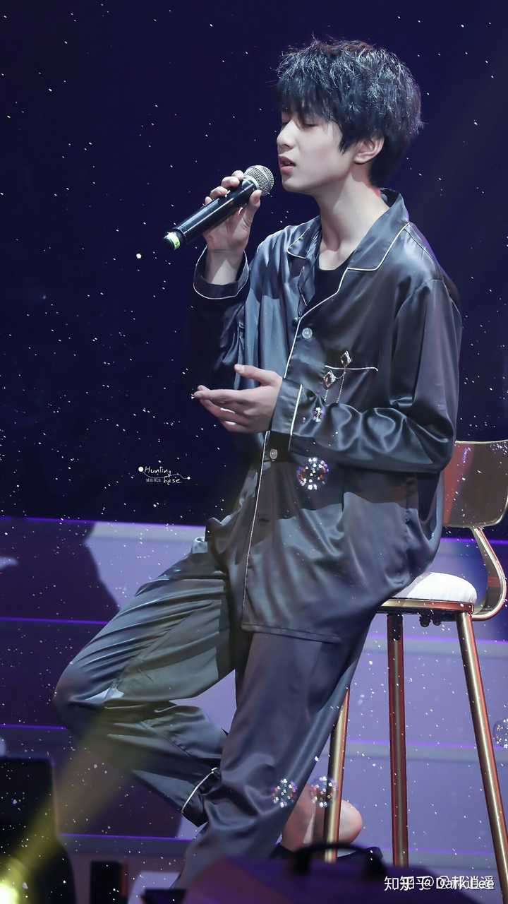 队长 马嘉祺 还有严浩翔,贺峻霖,张真源哇都超级好,但是我没有舞台照