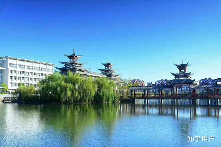 请问湖南民族职业学院纯文化生想要多少分才能进?宿舍
