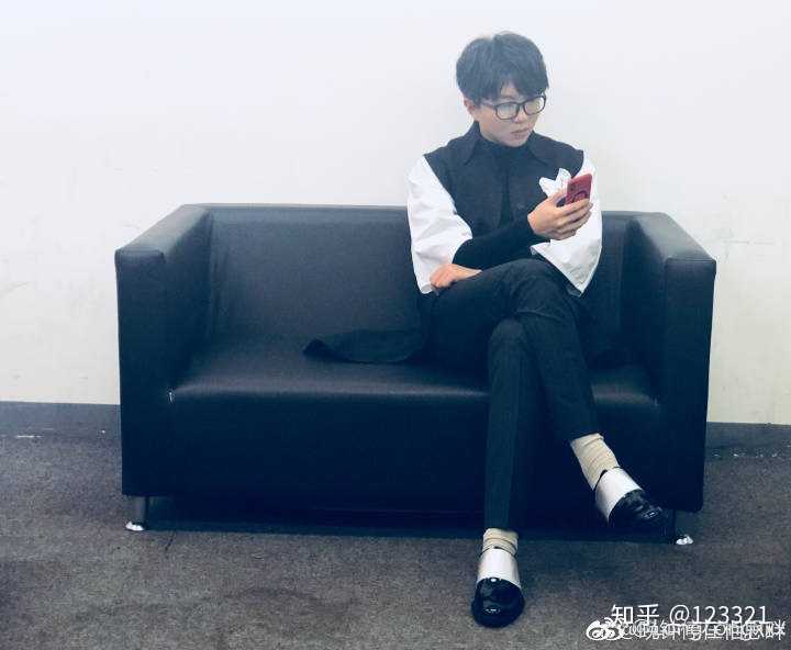 有什么毛不易好看可爱帅气萌萌的图吗?
