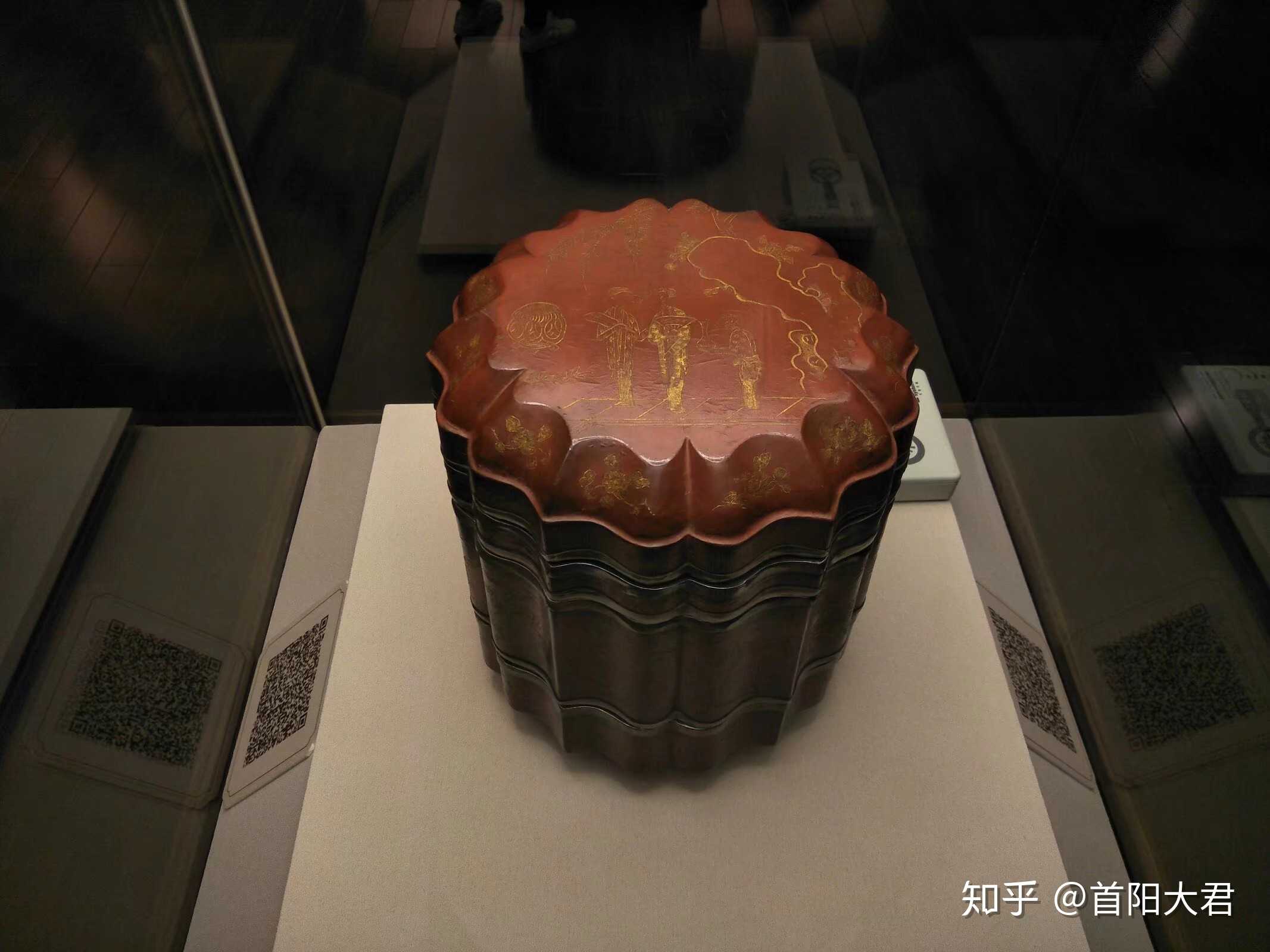 我们常州博物馆的镇馆之宝【南宋戗金莲瓣式人物花卉纹奁】在上海博物