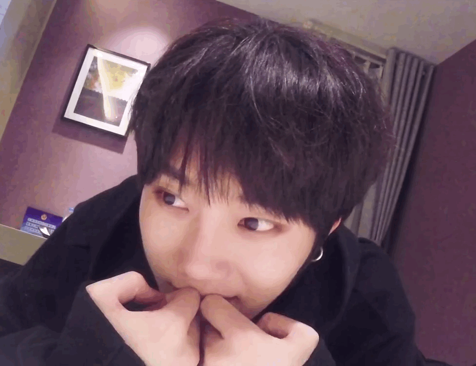 如何评价r1se刘也得颜值?