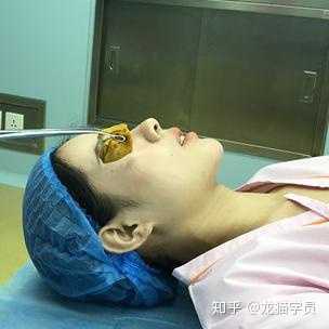 这样的眼睛适合做双眼皮手术吗?