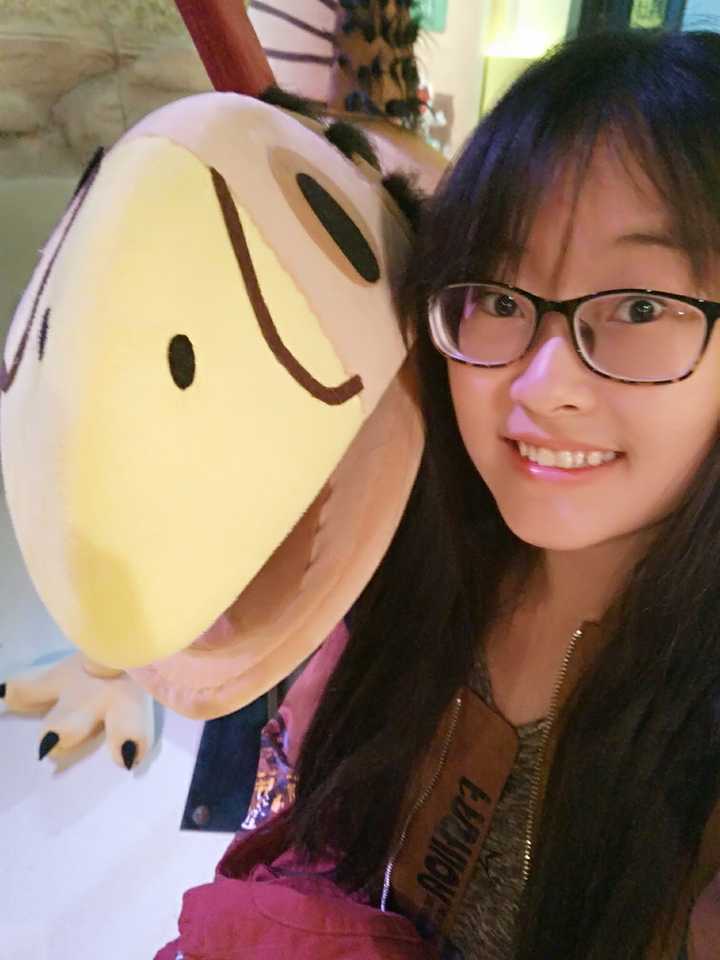强答一波…… 应该是的(=^^=) 戴眼镜的时候,因为是高度近视,所以