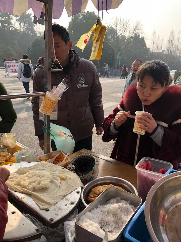 夜宵摊,早餐摊,地摊到底有多赚钱?