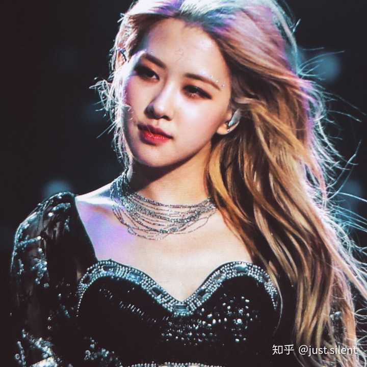 如何评价朴彩英rosé(rose)在zach sang show的表现?