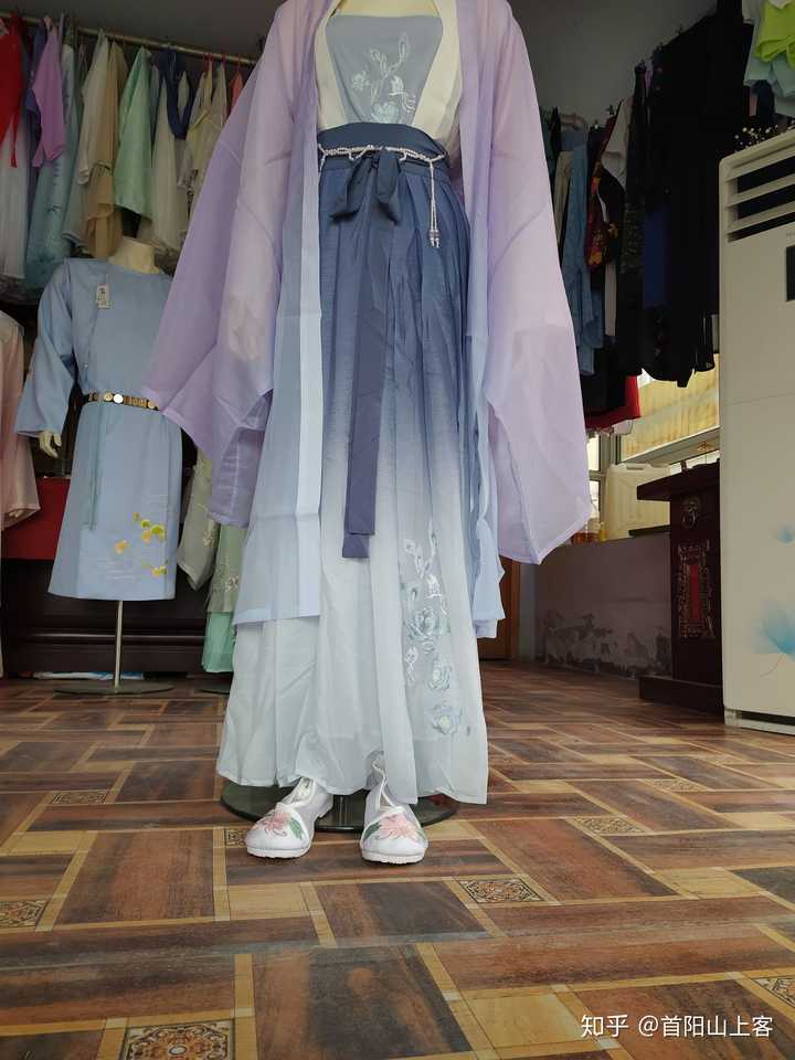 浅紫色的汉服配什么样的鞋子好看些?