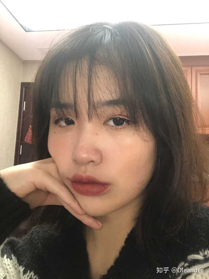 有没有塌鼻梁厚嘴唇还很好看的女生?