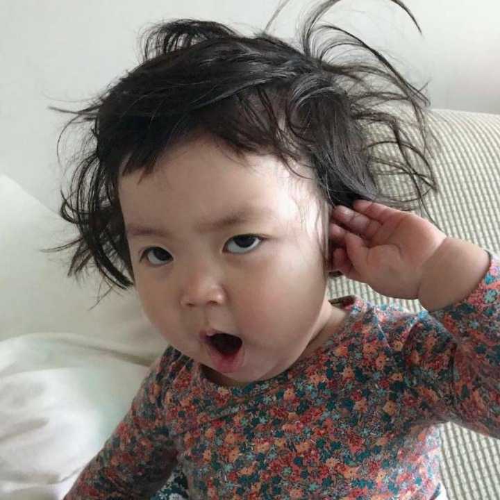 这个小女孩什么来头?很多表情包啥的怎么_?