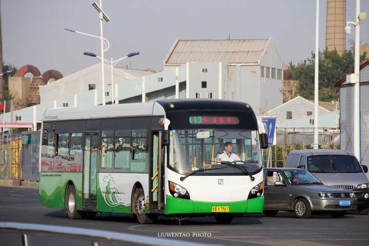 113路由青岛申沃制造的swb6121ev6型纯电动公交,主站火车北站,在副站