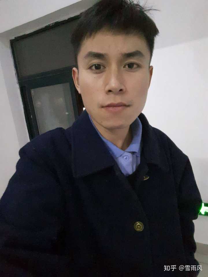 长相中等偏上是哪种啊?请问这种算丑,一般,还是比一般好点儿?