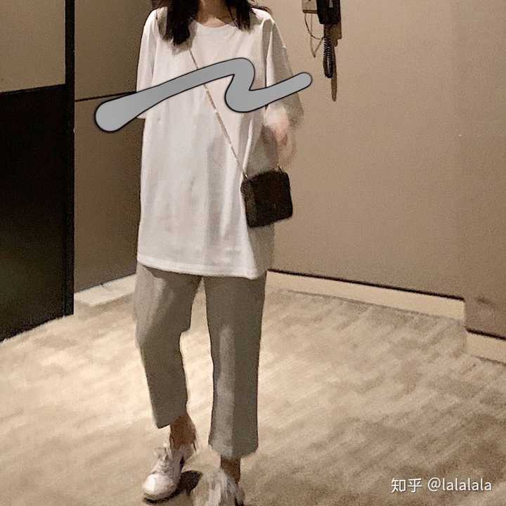 不然毕业就真的没时间去找自己的穿衣风格了