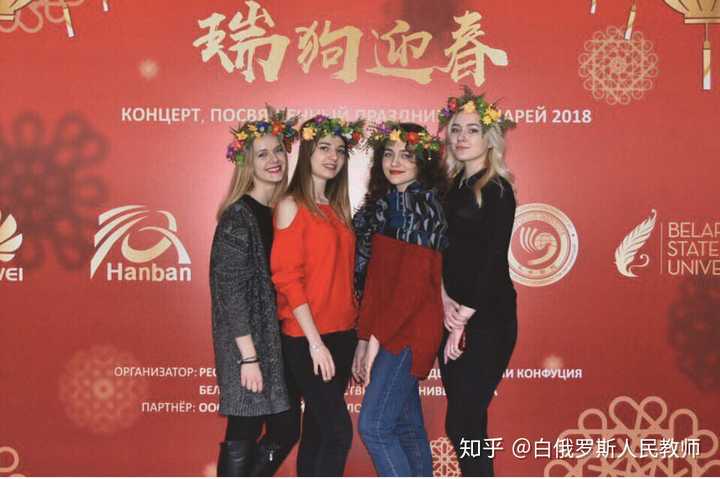 上图吧,坐标白俄罗斯,性别比和乌克兰差不多,理论上讲男女差不多才对