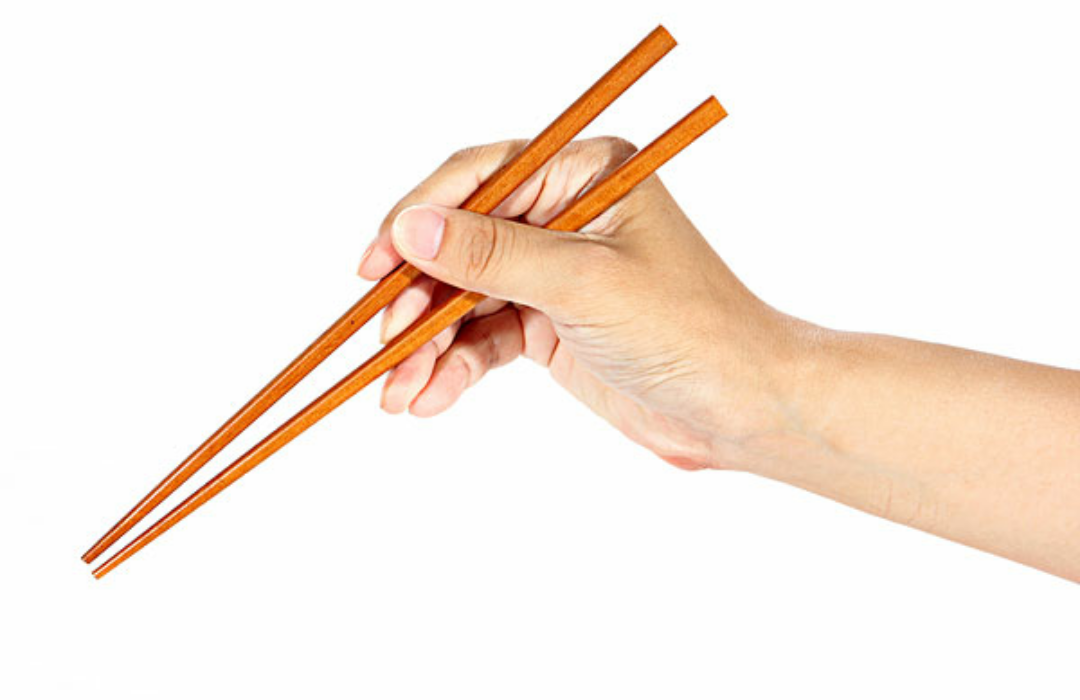 你要知道,中国人吃饭是用筷子的   显示全部