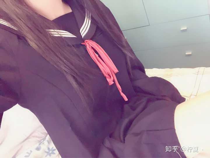 胸大的女生怎么穿 jk 制服好看?