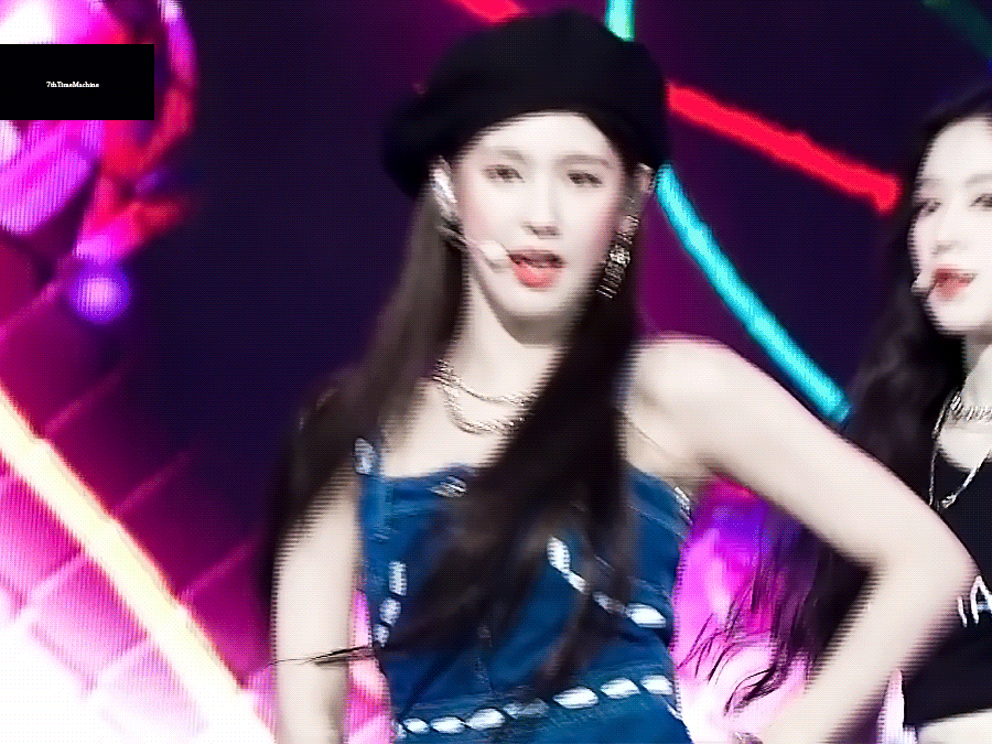 你认为韩国有哪些爱豆可以称得上真正的神颜?