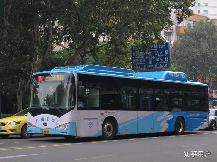 我基本上从来都不晕,除了在比亚迪k9后车厢的倒座上以外