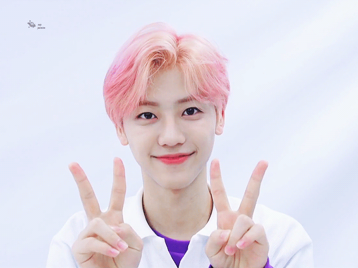 有哪些南韩爱豆绝美动图?