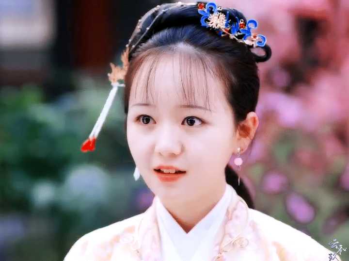 钟宝儿 这个妹妹我爱了 小戏骨红楼梦里面演的宝钗