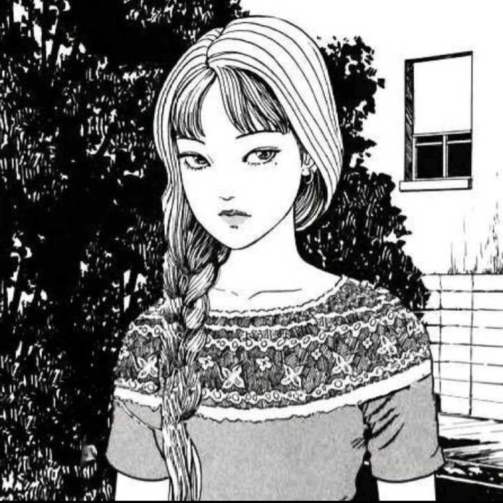 在微博看到一个女孩子,第一眼就觉得好像富江!她叫孙珍妮.