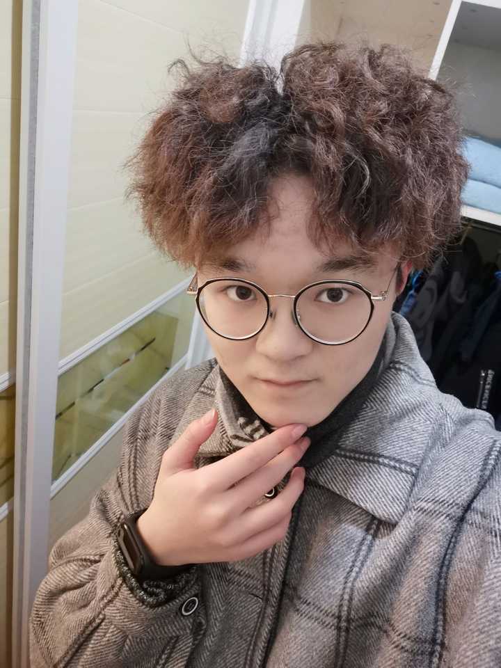 男生烫钢夹烫是什么样的体验