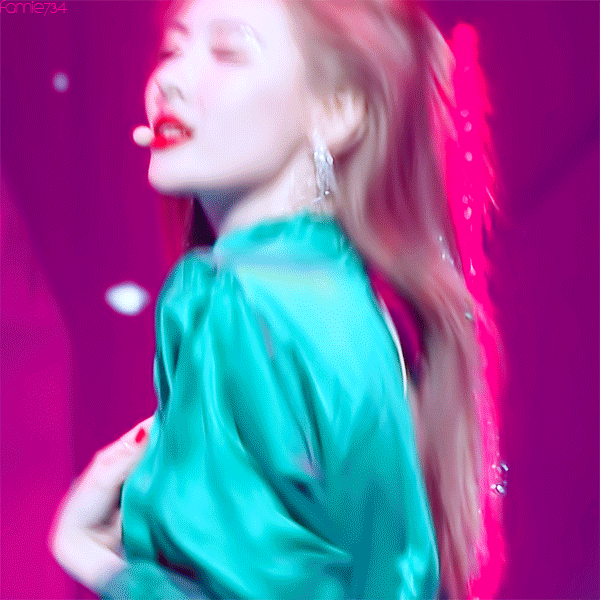 韩国女团成员有哪些惊为天人的瞬间?