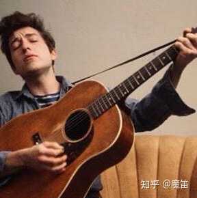 请问图中bob dylan拿的吉他是gibson的哪个型号?