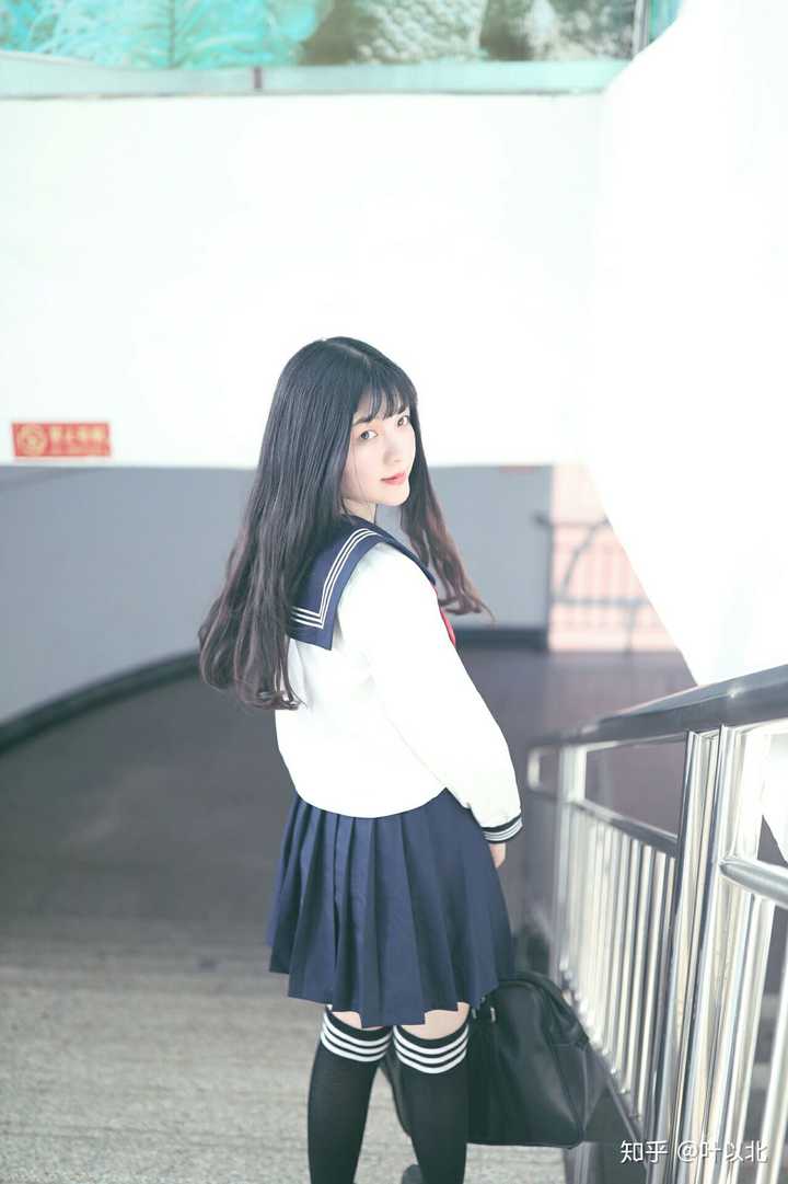在校园穿 jk 制服是什么体验?回头率高吗?