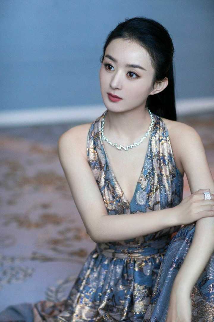 有没有赵丽颖特别好看的壁纸(高清的)?
