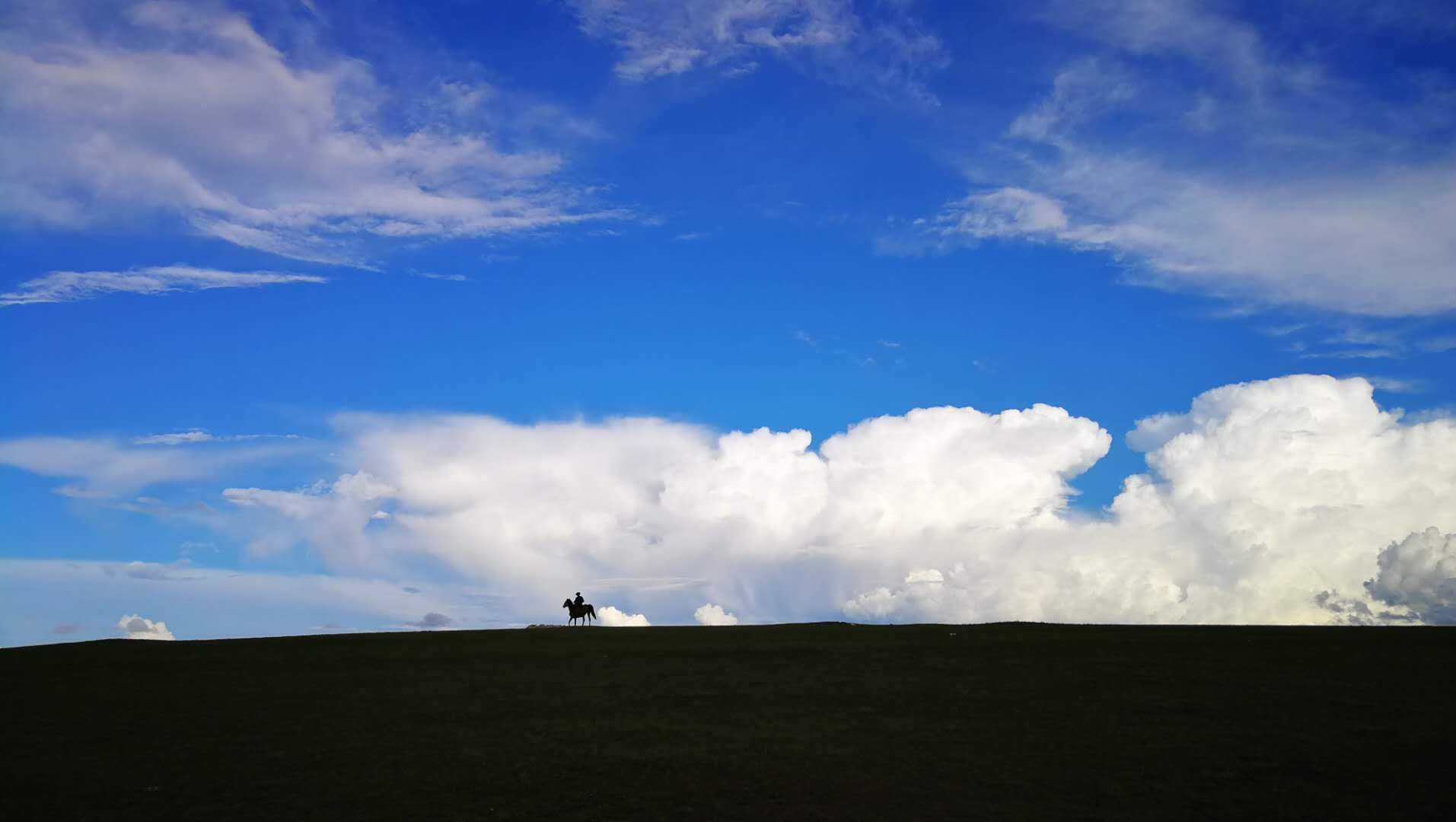 就是发现一种久违的感动. 不受羁绊, 没有约束. 一个人, 一条路.