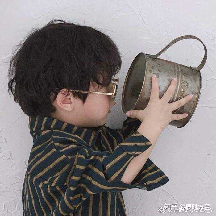 看完后跟舍友说了句我想找对象了,因为想换沙雕情头