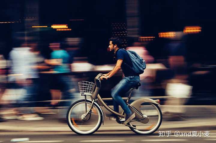 同是赶路人,同是夜归人,生活对谁温柔呢?