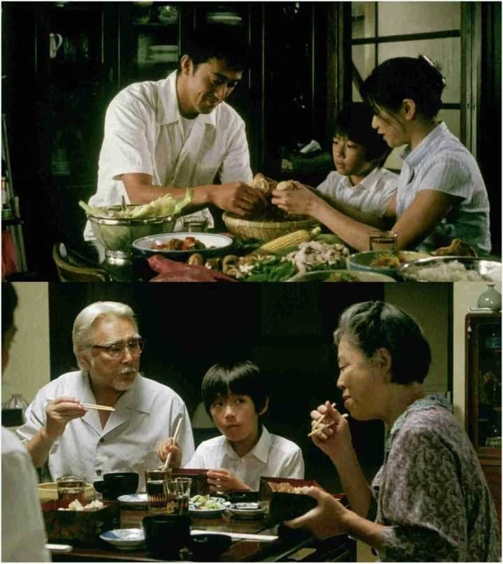 [步履不停]里,一家人剥玉米,围在一桌吃饭