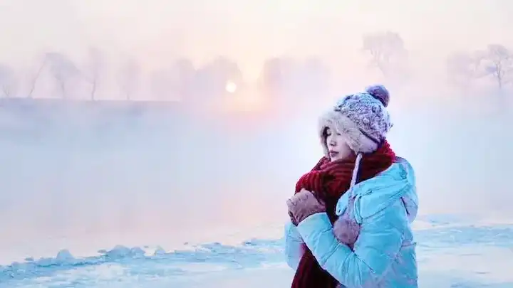 去东北,不仅在冰天雪地踏雪慢行,肆意撒欢,拍美照.