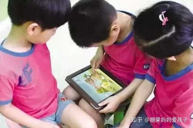 有什么方法可以控制小孩子玩手机?