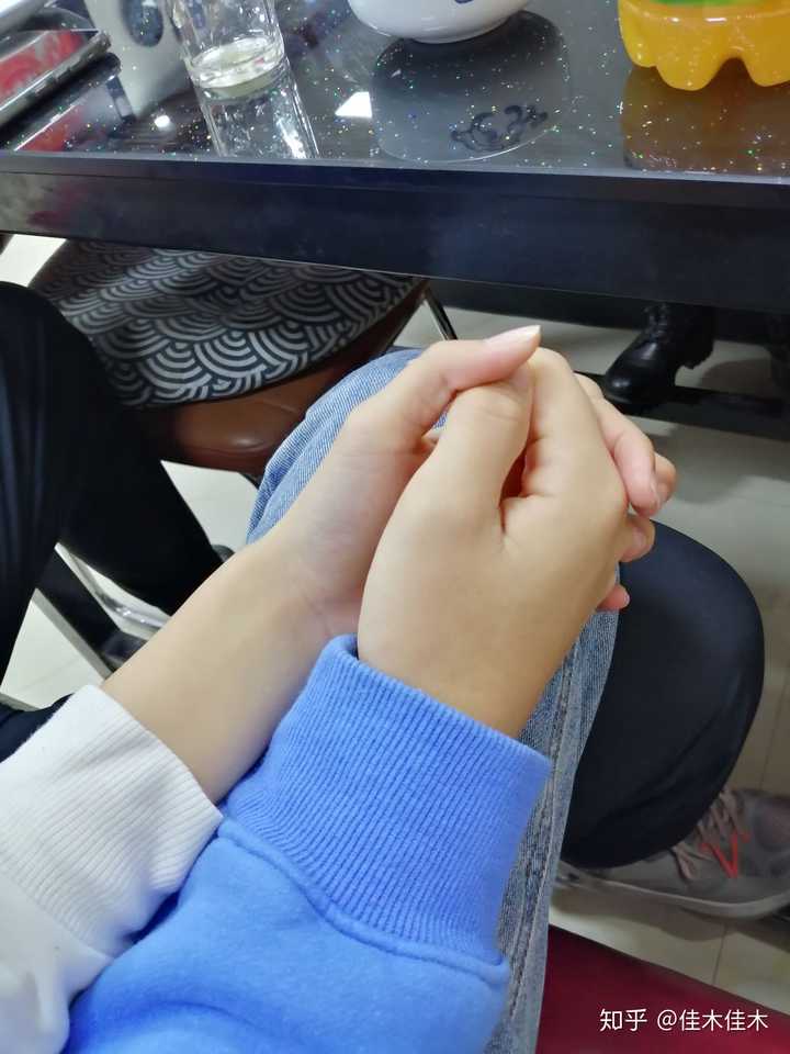 你和你的恋人拍过哪些好看的牵手照片?