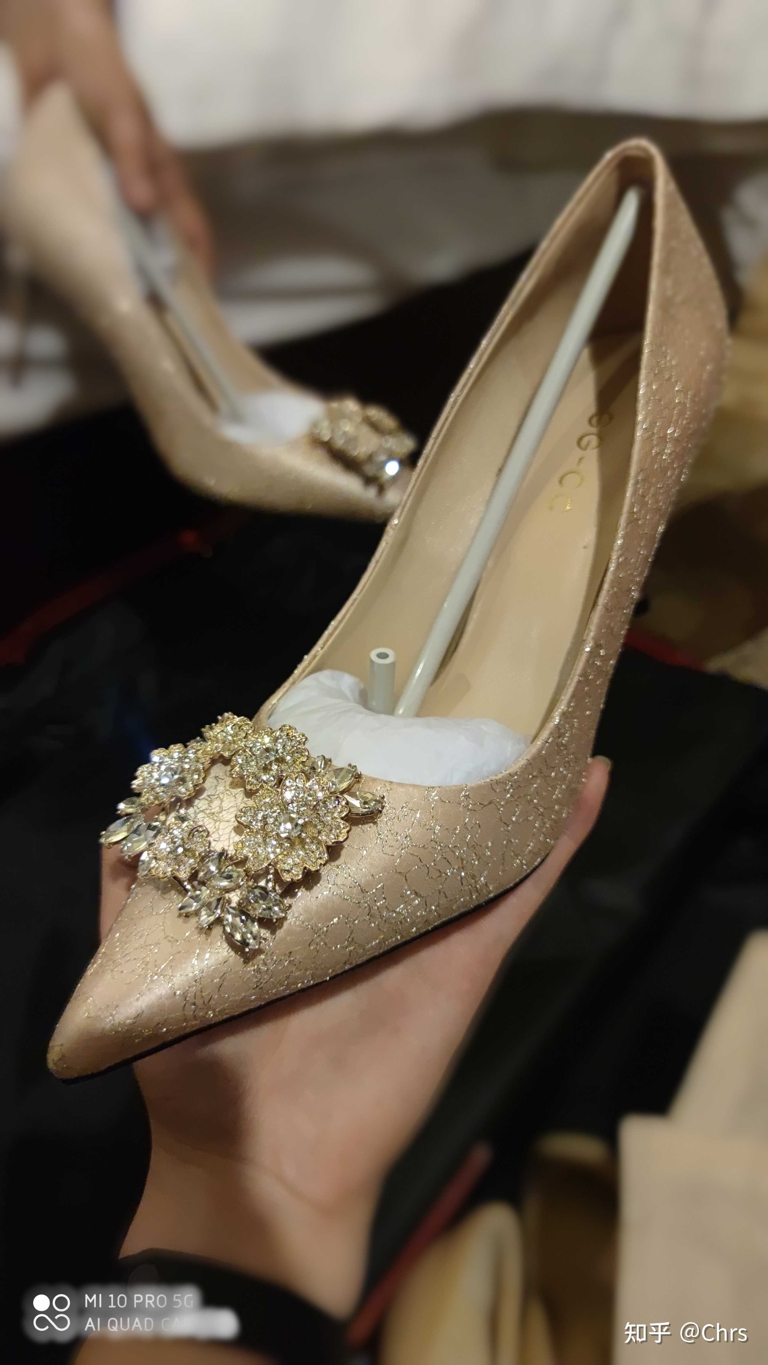 chrs 的想法: 以前我觉得结婚一定要穿jimmy choo,钻戒… - 知乎