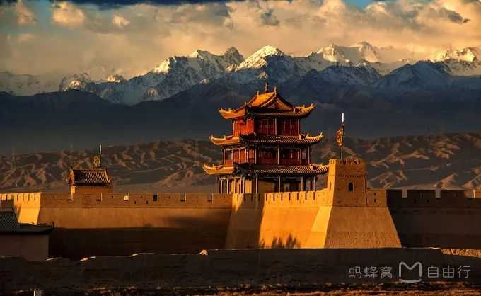 比如小时候背"青海长云暗雪山,孤城遥望玉门关",是能想象到壮美寂寥