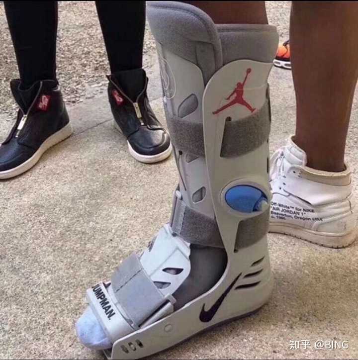 nike air mag 回到医院