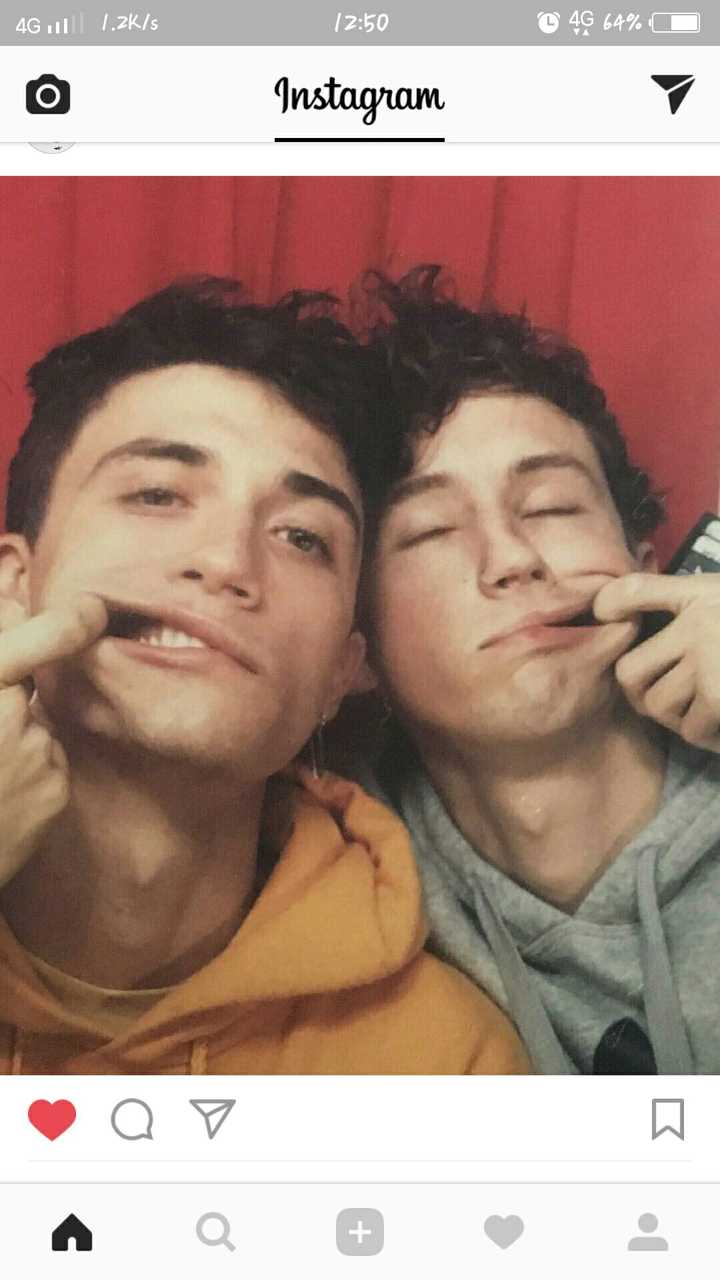 两个幼稚鬼   希望戳爷和jacob好好的   笔芯