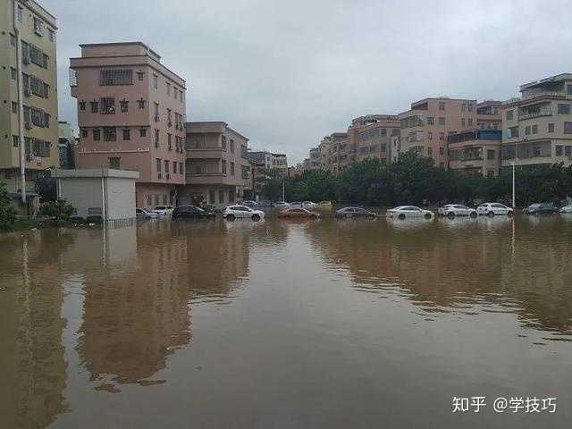 萝岗街塘头村都无可避免!水深的时候 高至腰部以上!