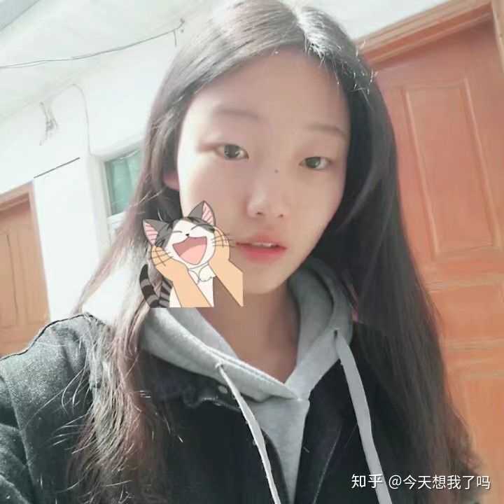 高中时素颜就好看的女生长大化妆后岂不是逆天吗?